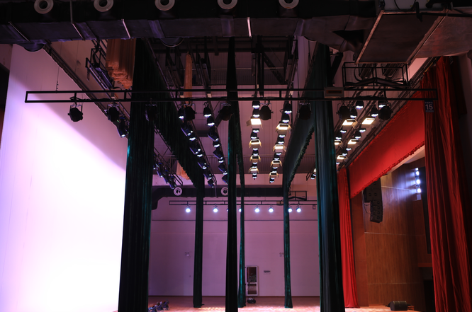 舞臺阻燃防火幕布設計指標